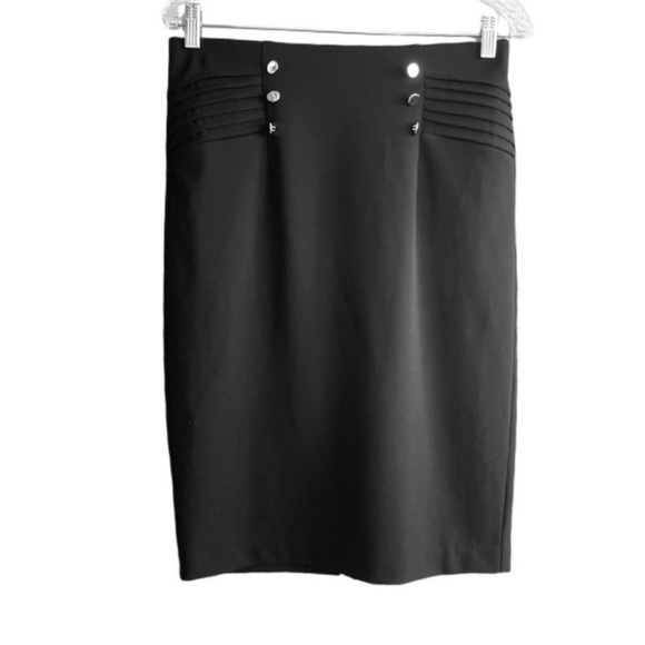 NYC Black Pencil Skirt Pleat and Button Detailing Size S - Picture 1 of 9